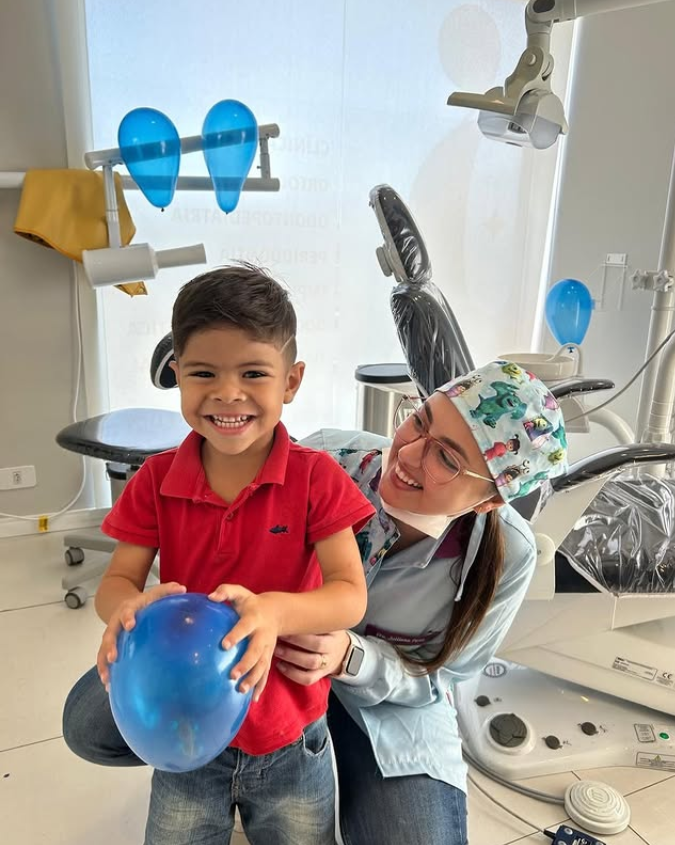 Paciente infantil sorrindo